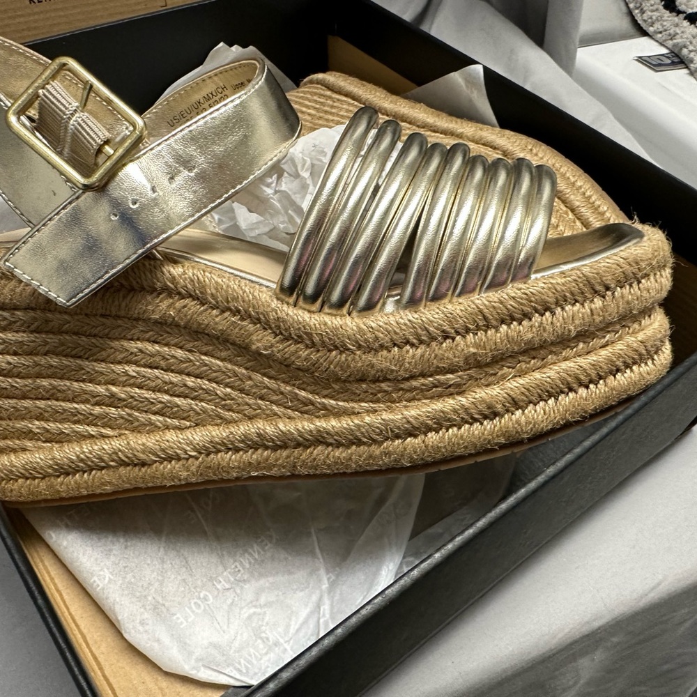 Kenneth Cole LIGHT GOLD Metallic Espadrille Wedges
